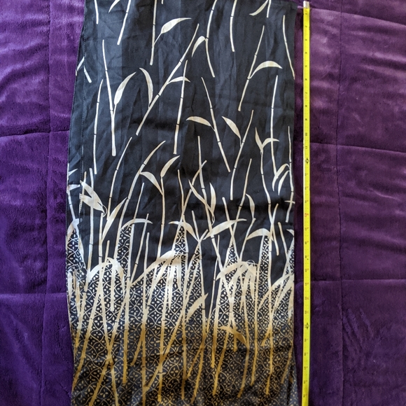 6 assorted silk scarves and handkerchiefs - Picture 4 of 7